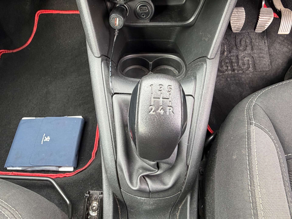 Peugeot 208 Active Silver #27