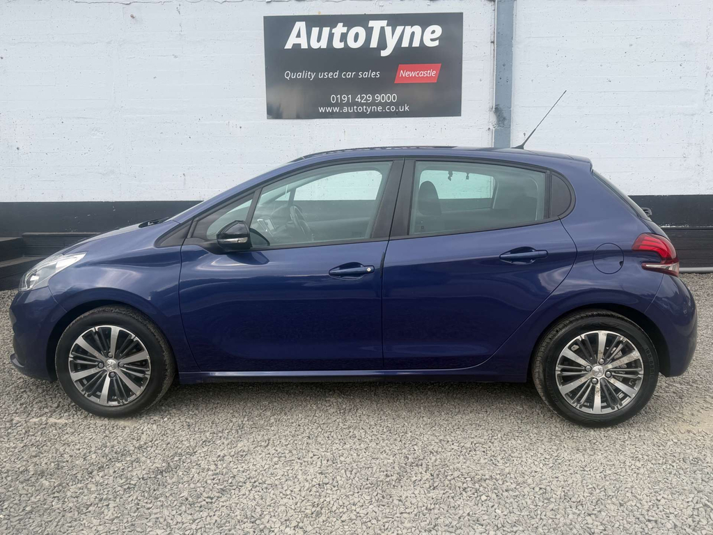 Peugeot 208 Active Silver #4