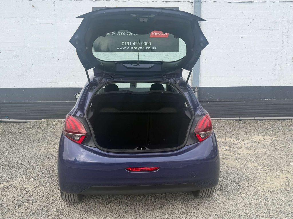 Peugeot 208 Active Silver #6