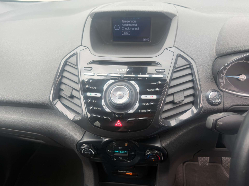 Ford Ecosport Titanium White #20