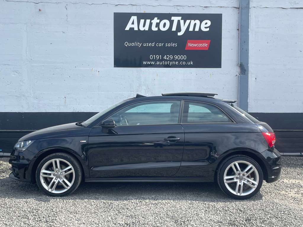 Audi A1 Tfsi Sport White #4