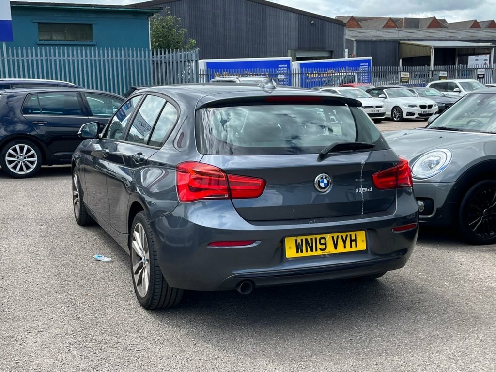 BMW 1 Series 2L Sport Grey #3