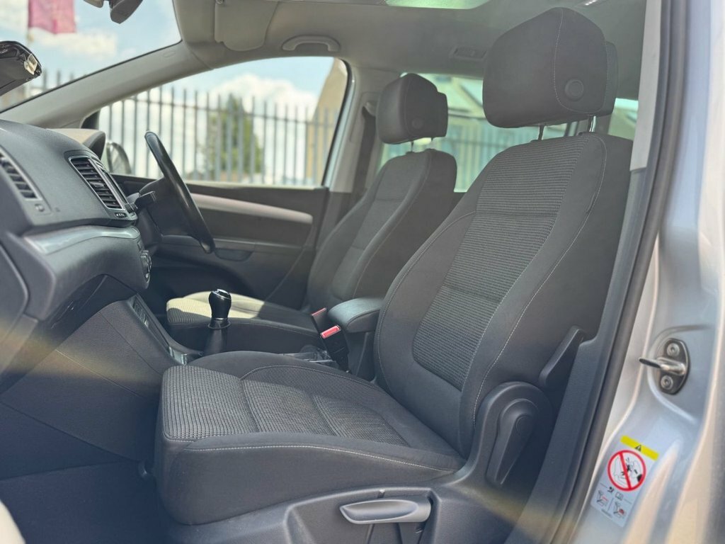 Volkswagen Sharan Mpv White #7