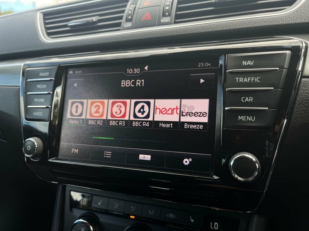 Skoda Superb 2L Se L Executive White #5
