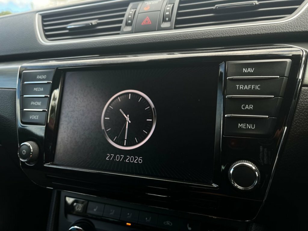 Skoda Superb 2L Se L Executive White #4