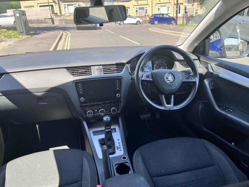 Skoda Octavia 1.6L Se Blue #4
