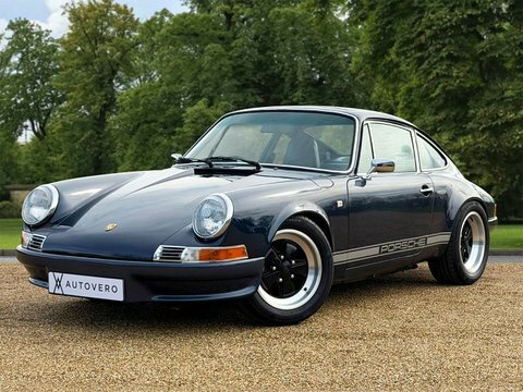 Porsche 911 Carrera 3.2 Back-date Blue