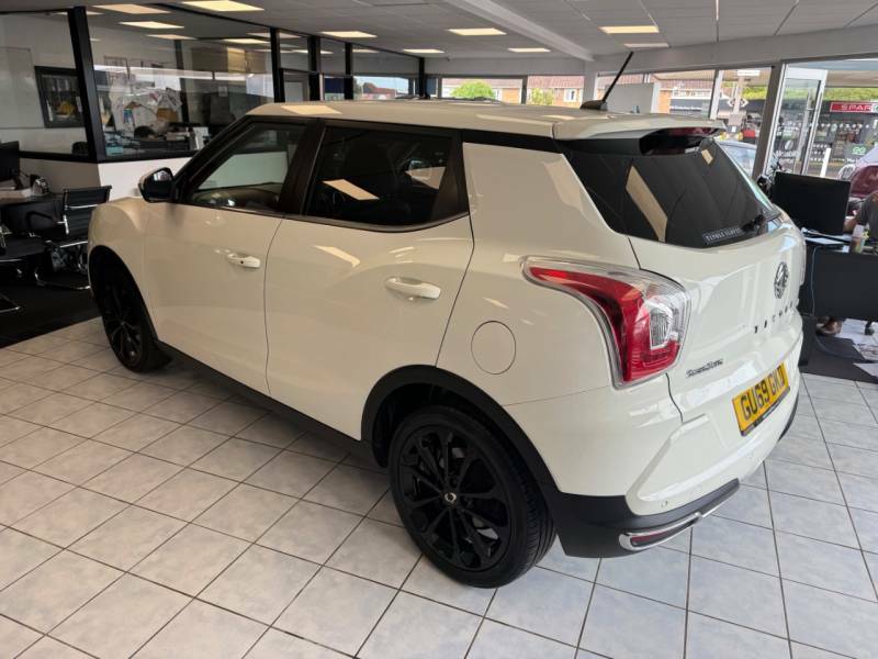 SsangYong Tivoli 1.6 Ultimate - 2019 69 White #3