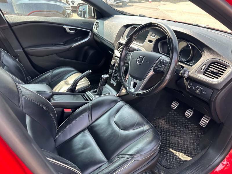 Volvo V40 D2 122 R Design Edition Red #5