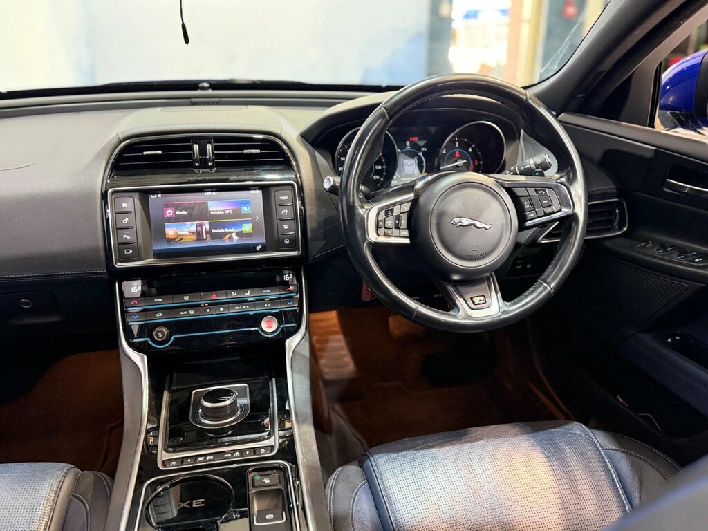 Jaguar XE 2.0D Prestige Euro 6 Ss Grey #27