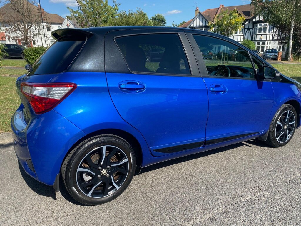Toyota Yaris 1.5 Vvt-i Blue Bi-tone Euro 6 Blue #5
