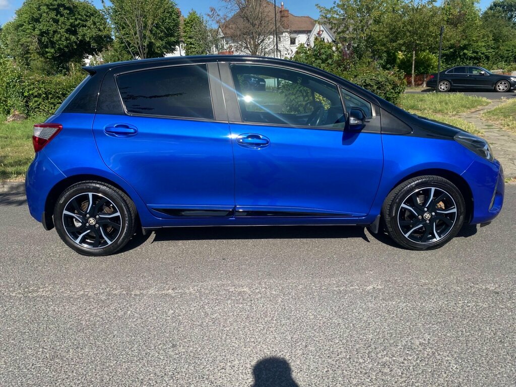 Toyota Yaris 1.5 Vvt-i Blue Bi-tone Euro 6 Blue #4