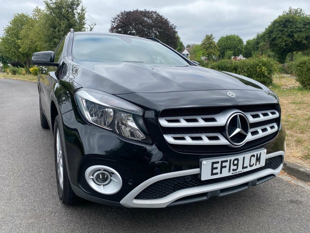 Mercedes-Benz GLA Class 1.6 Gla200 Se Executive 7G-dct Euro 6 Ss Black