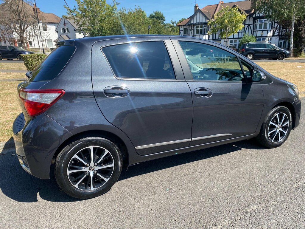 Toyota Yaris 1.5 Vvt-i Icon Tech Cvt Euro 6 Grey #5