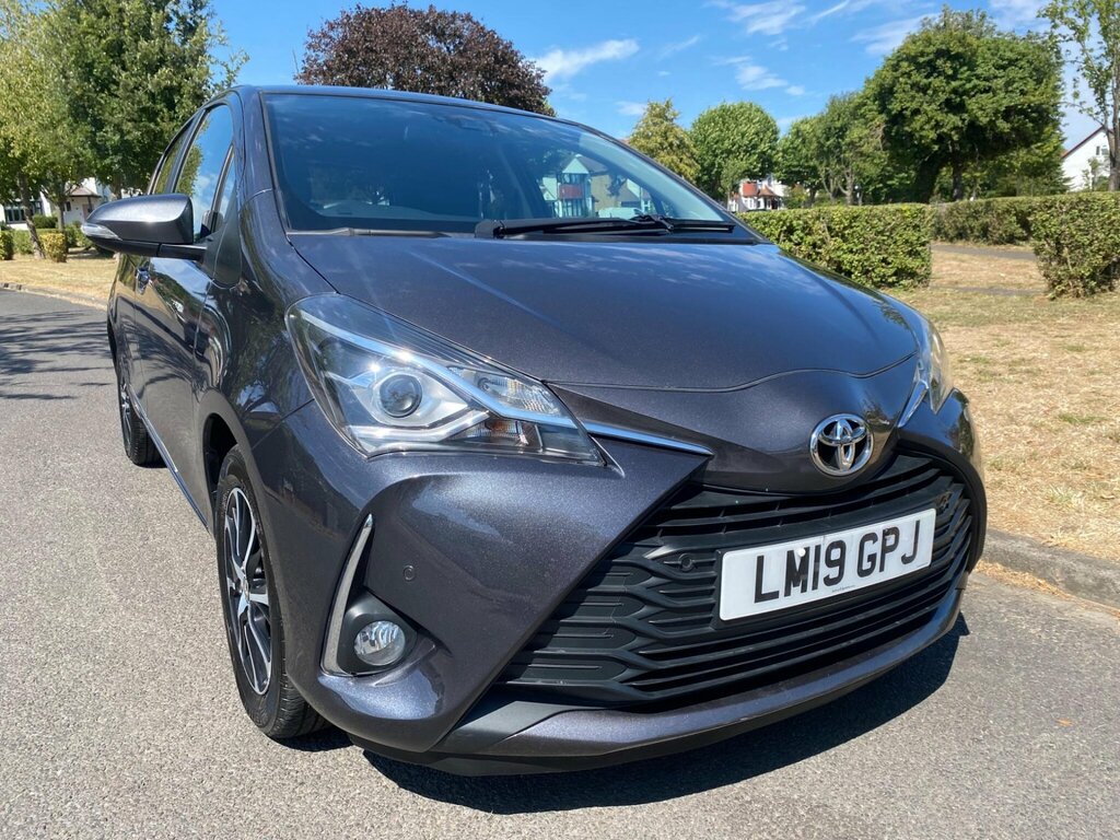 Toyota Yaris 1.5 Vvt-i Icon Tech Cvt Euro 6 Grey