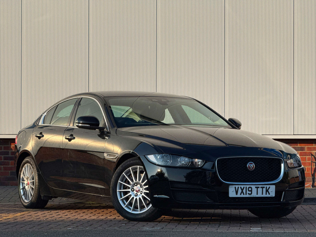 Jaguar XE Se D VX19TTK