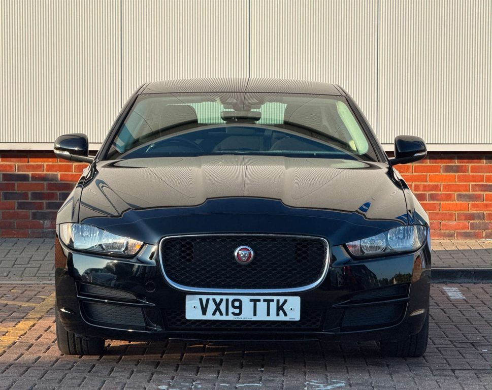 Jaguar XE Se D VX19TTK #2