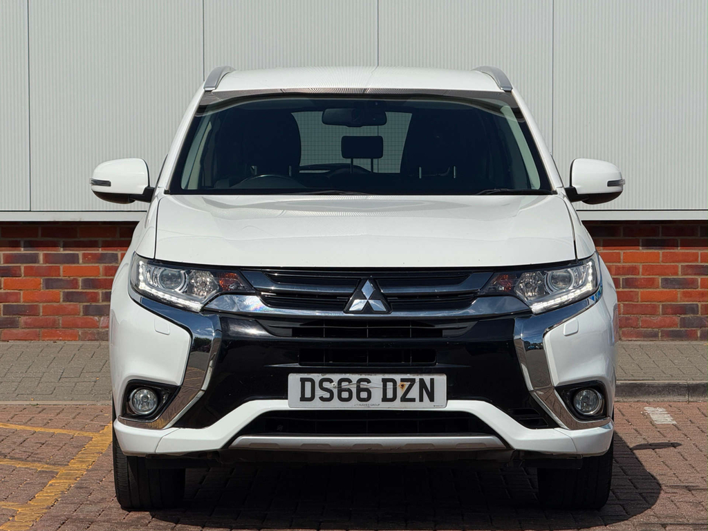 Mitsubishi Outlander Gx 3H Phev 4Wd DS66DZN White #2