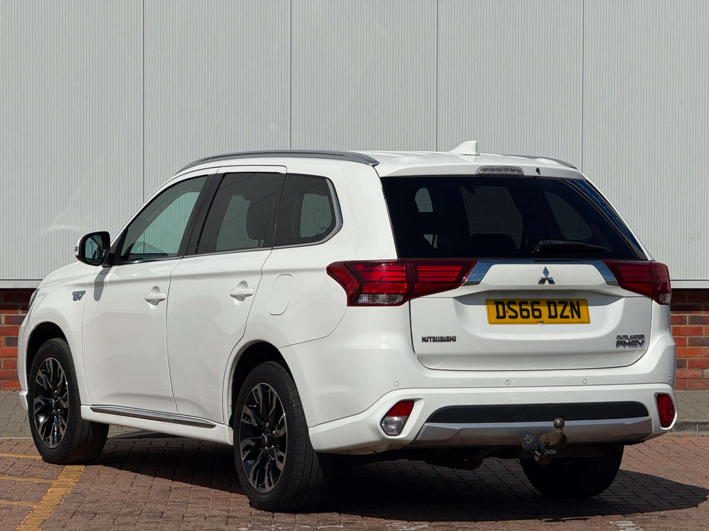 Mitsubishi Outlander Gx 3H Phev 4Wd DS66DZN White #4