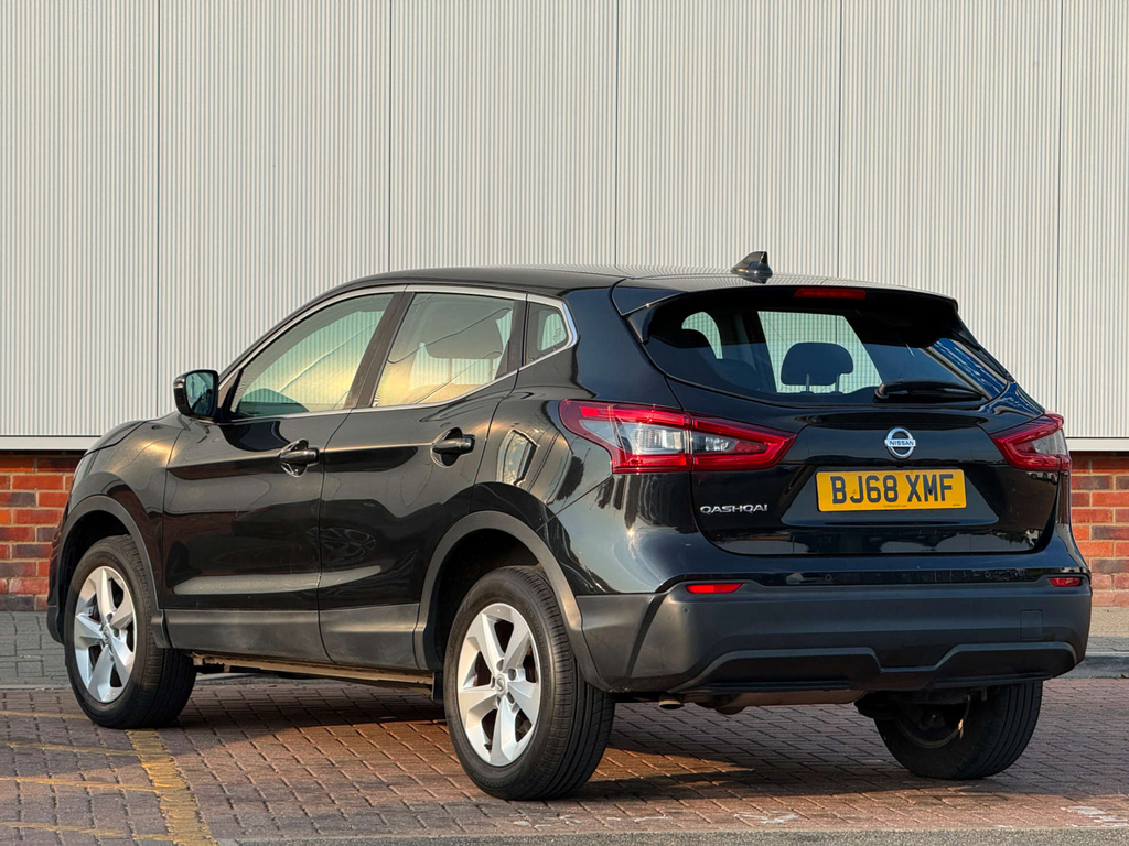 Nissan Qashqai Acenta Premium Dci Black #4