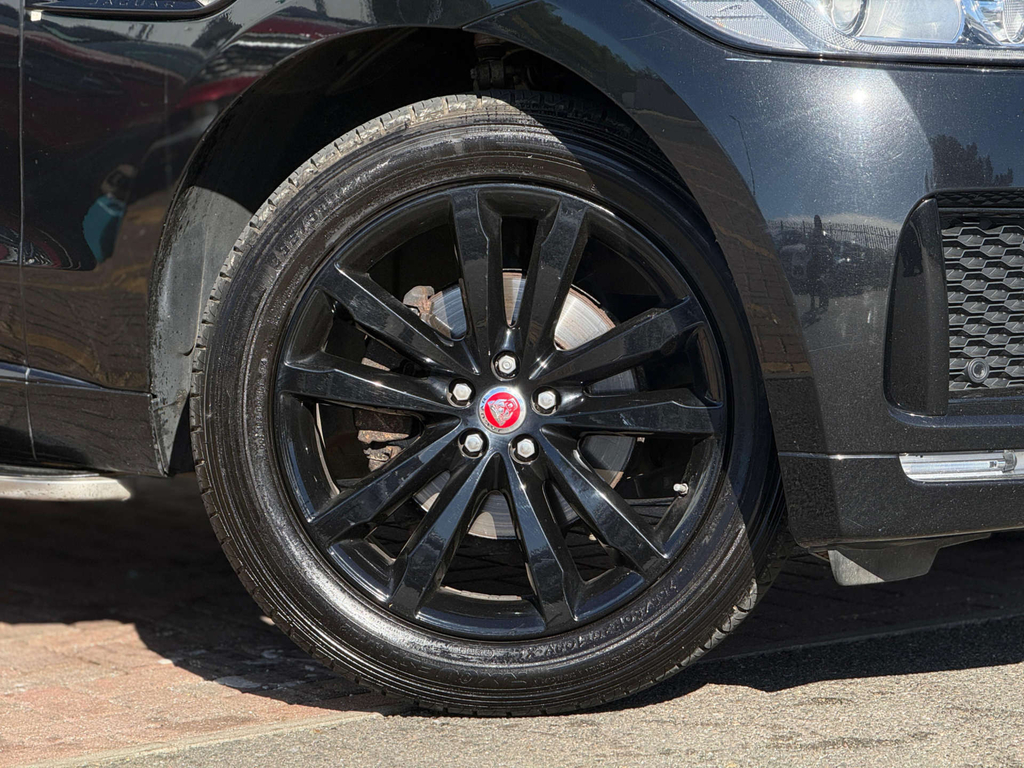 Jaguar F-Pace Suv Black #40