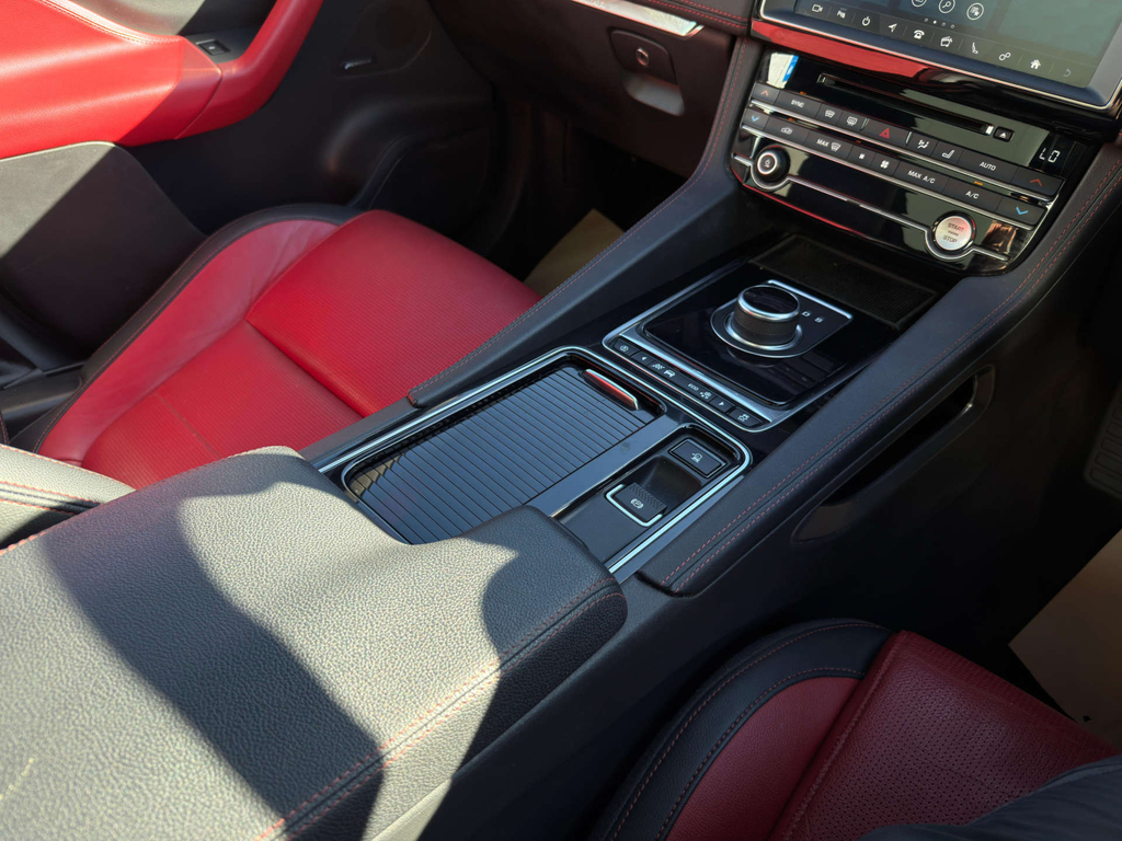 Jaguar F-Pace Suv Black #16