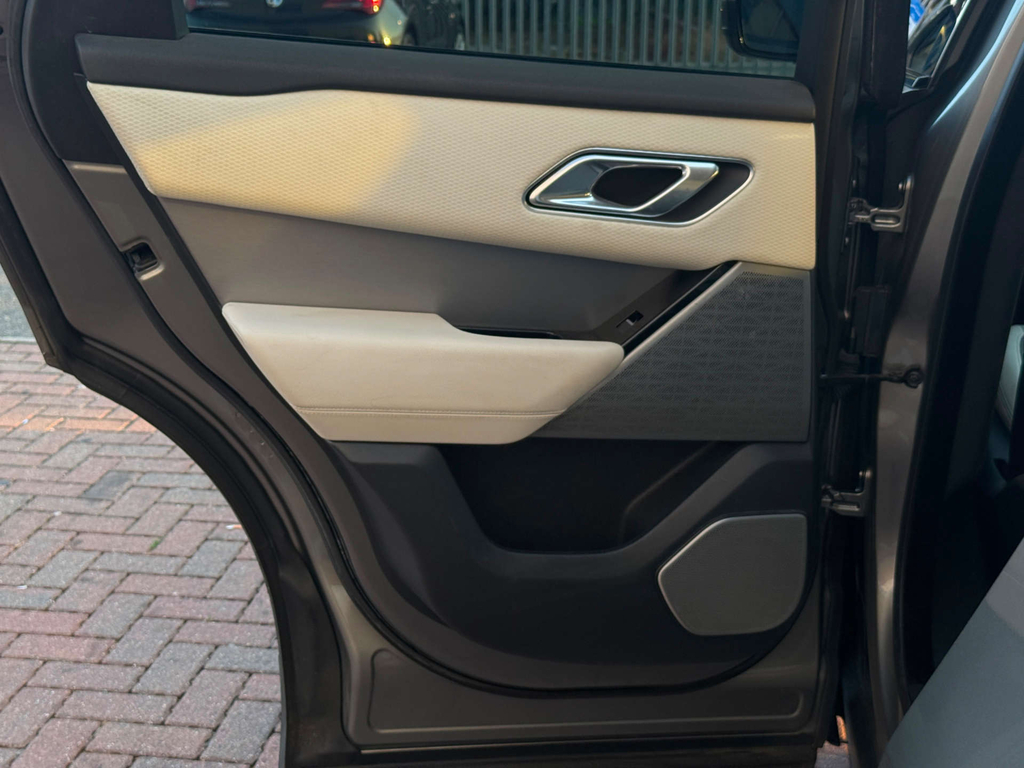 Land Rover Range Rover Velar Automatic White #38