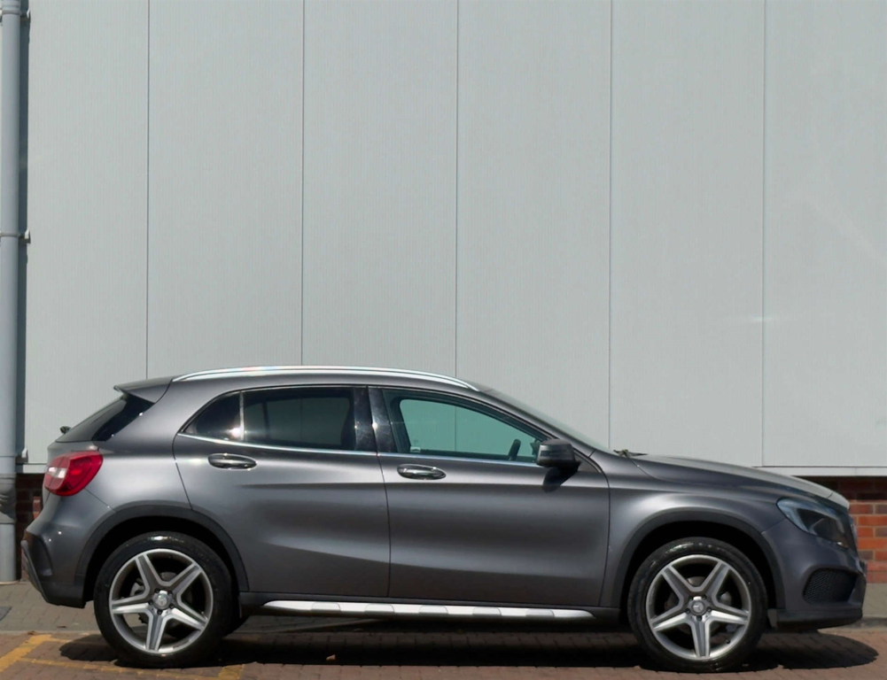 Mercedes-Benz GLA Class Red #8