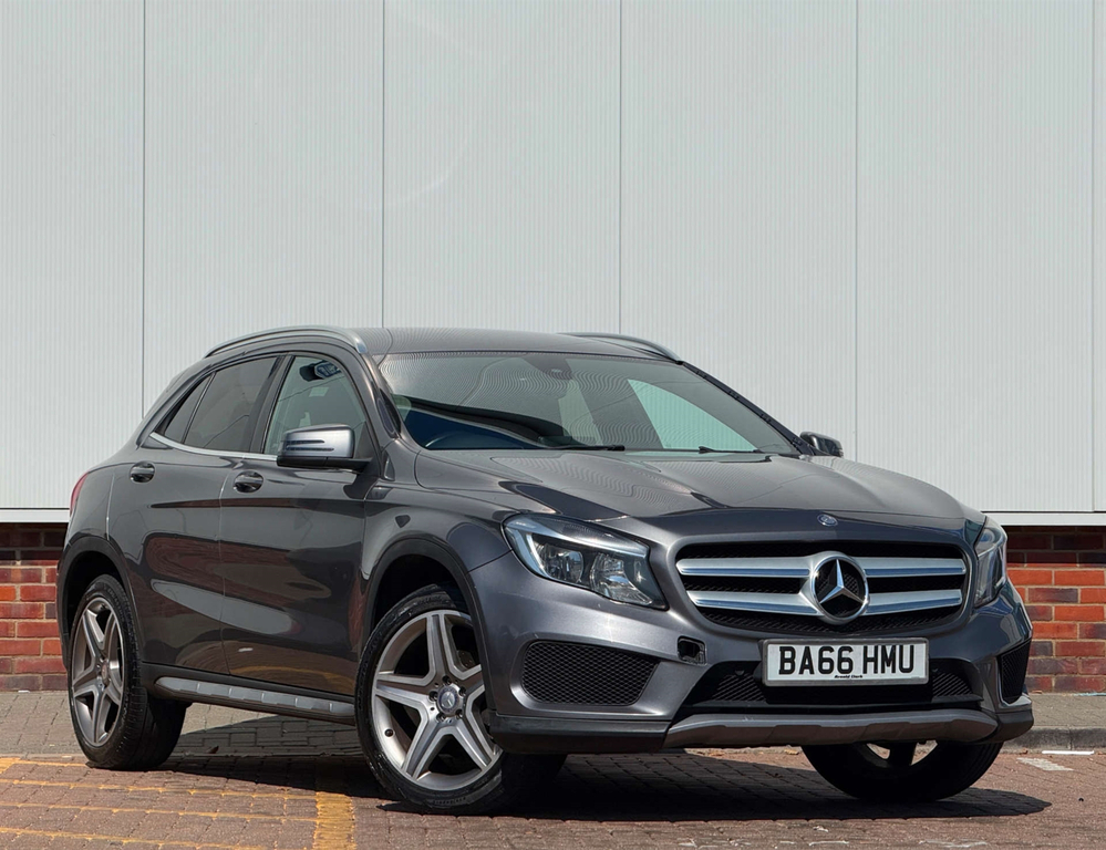 Mercedes-Benz GLA Class Red #11