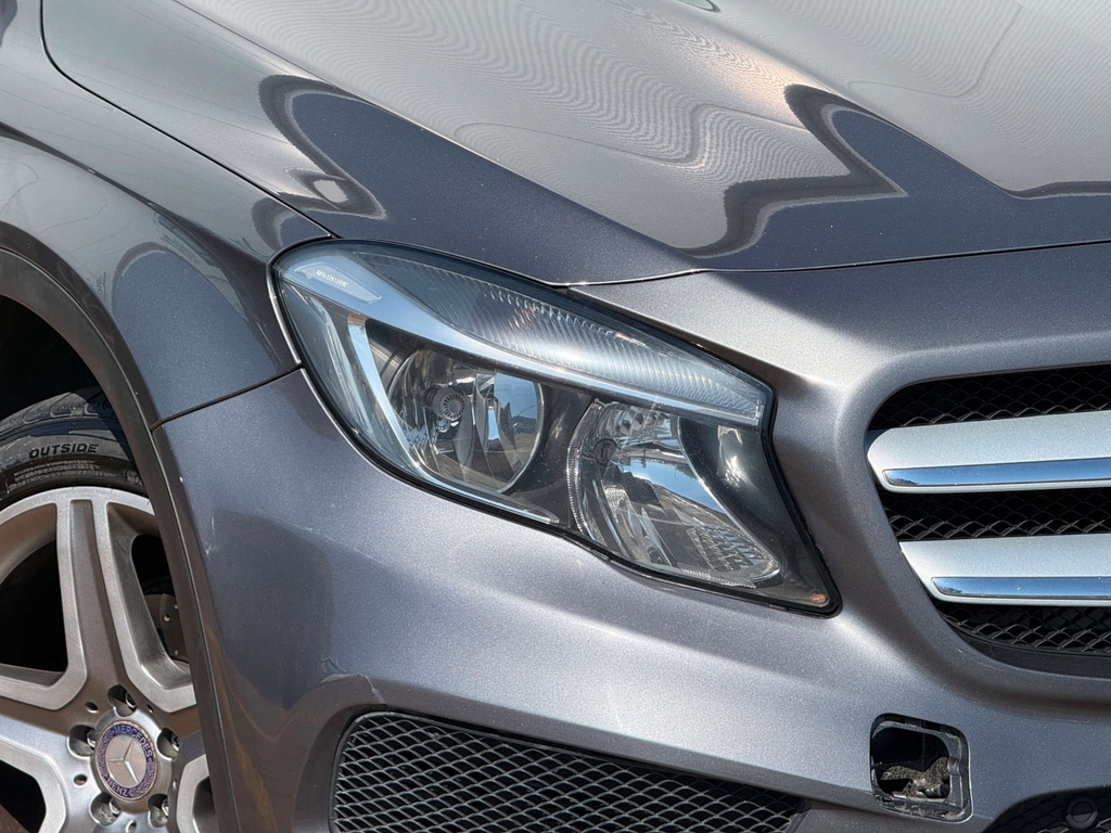 Mercedes-Benz GLA Class Red #15