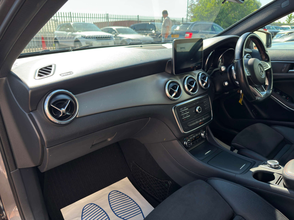 Mercedes-Benz GLA Class Red #43