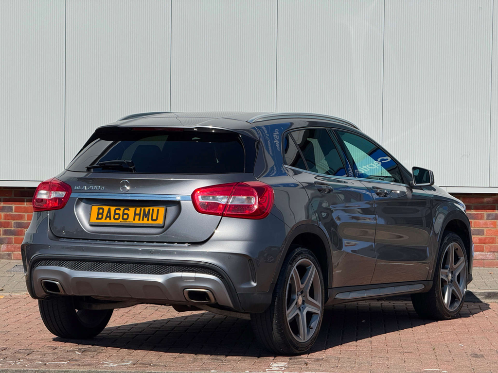 Mercedes-Benz GLA Class Red #7