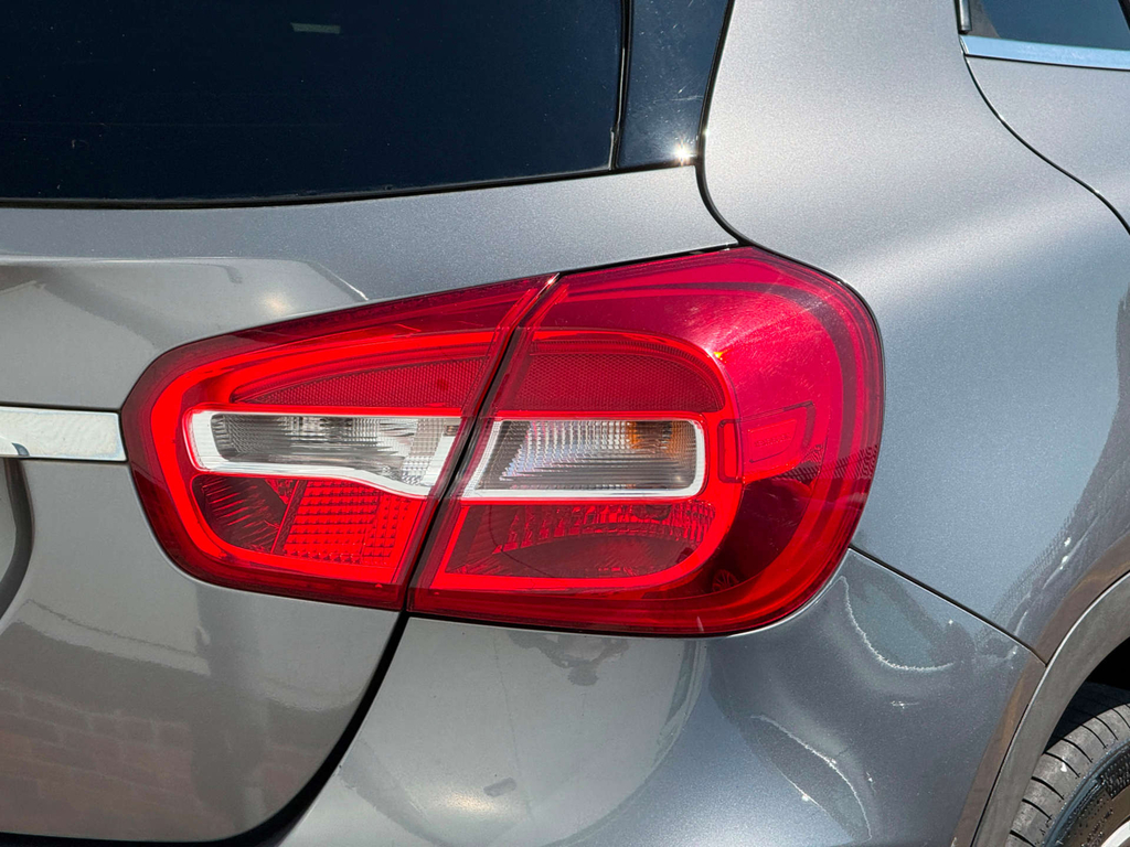 Mercedes-Benz GLA Class Red #16