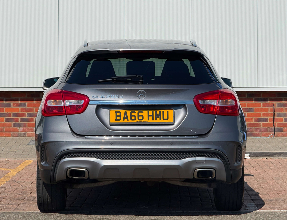 Mercedes-Benz GLA Class Red #12