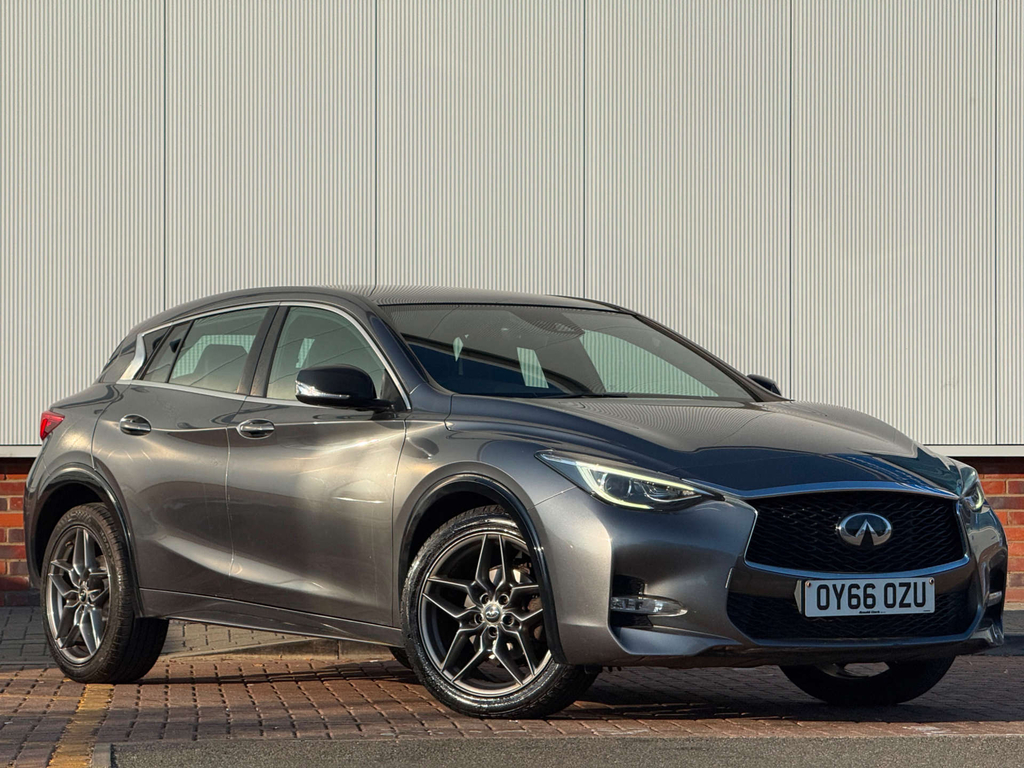 Infiniti Q30 Sport D #6