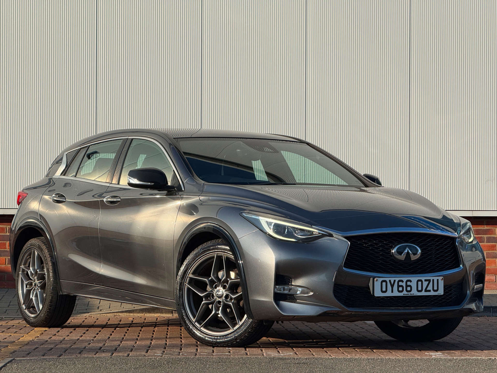 Infiniti Q30 Sport D #5
