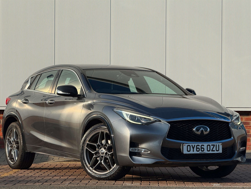 Infiniti Q30 Sport D