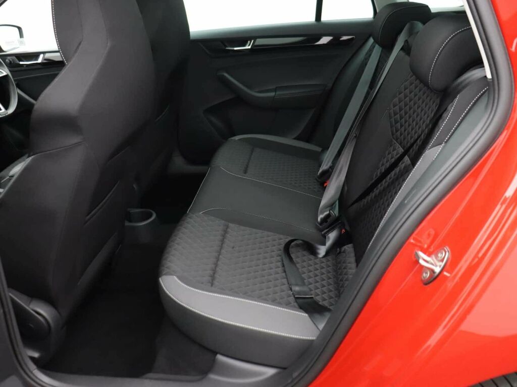 Skoda Rapid Spaceback 1L Se Tech Red #10