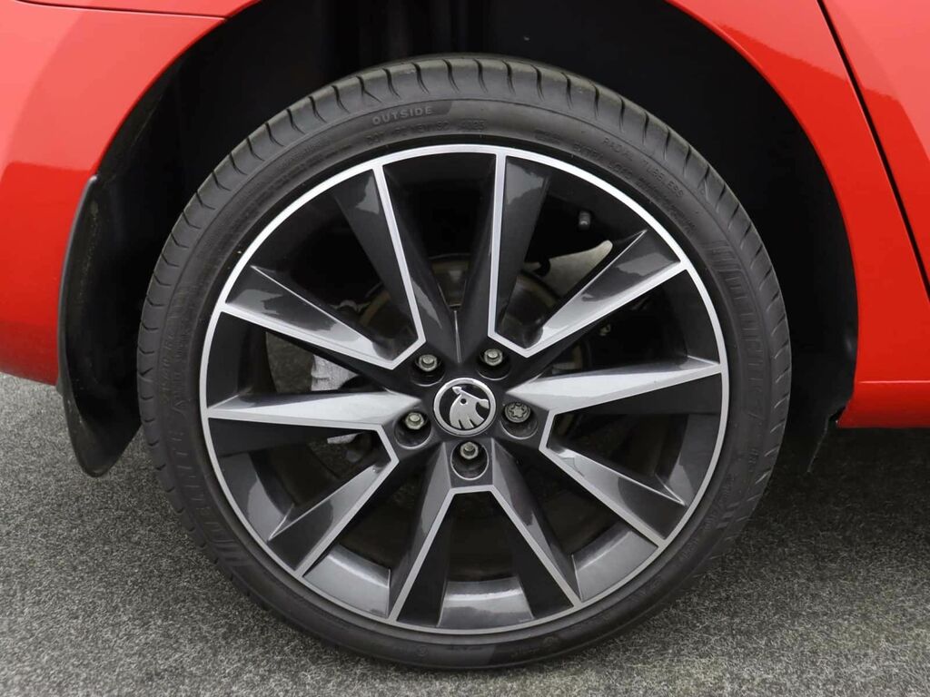 Skoda Rapid Spaceback 1L Se Tech Red #6