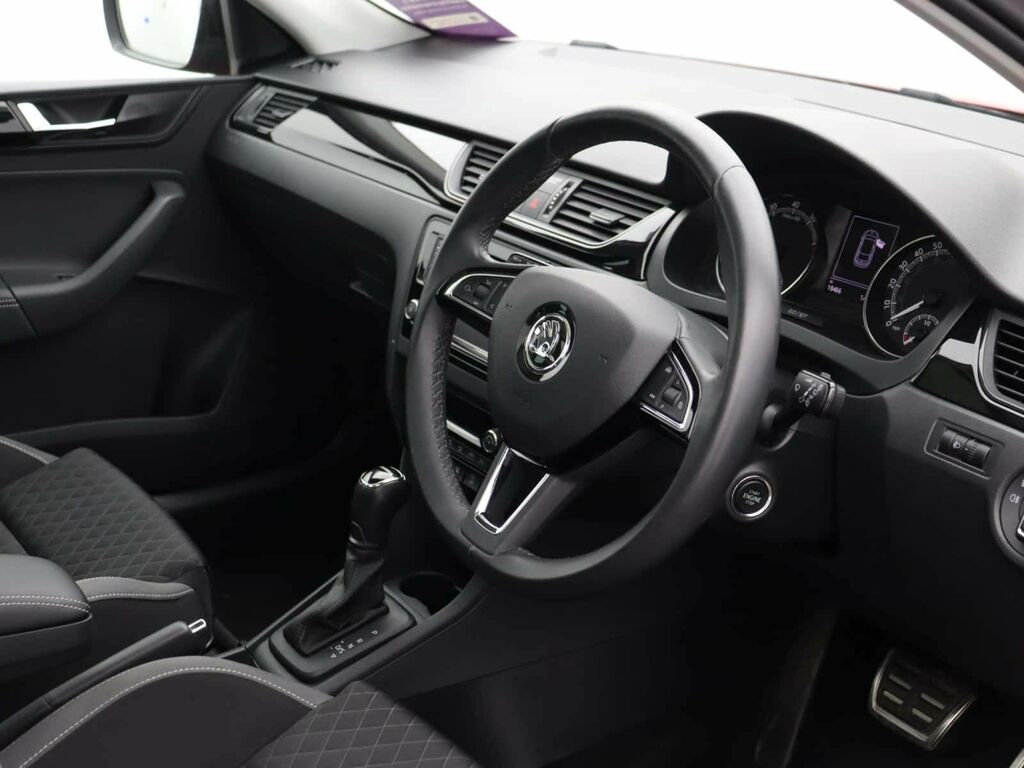 Skoda Rapid Spaceback 1L Se Tech Red #12