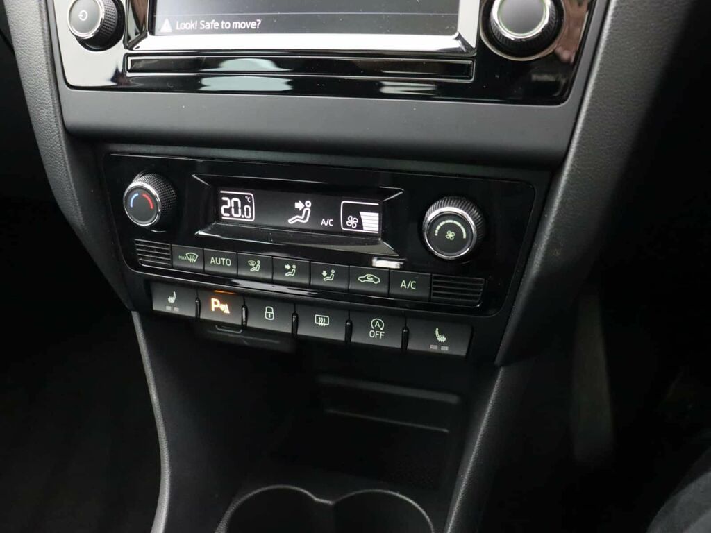 Skoda Rapid Spaceback 1L Se Tech Red #18