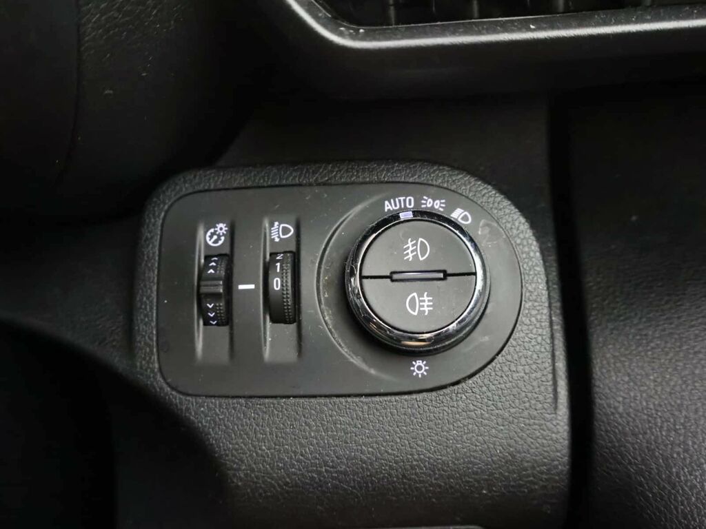 Vauxhall Combo-e Life Cargo L2h1 2300 50Kwh Dynamic White #24