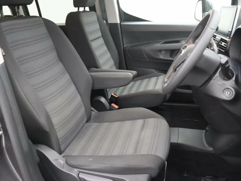 Vauxhall Combo-e Life Cargo L2h1 2300 50Kwh Dynamic White #8