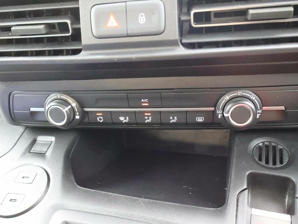 Vauxhall Combo-e Life Pro White #17