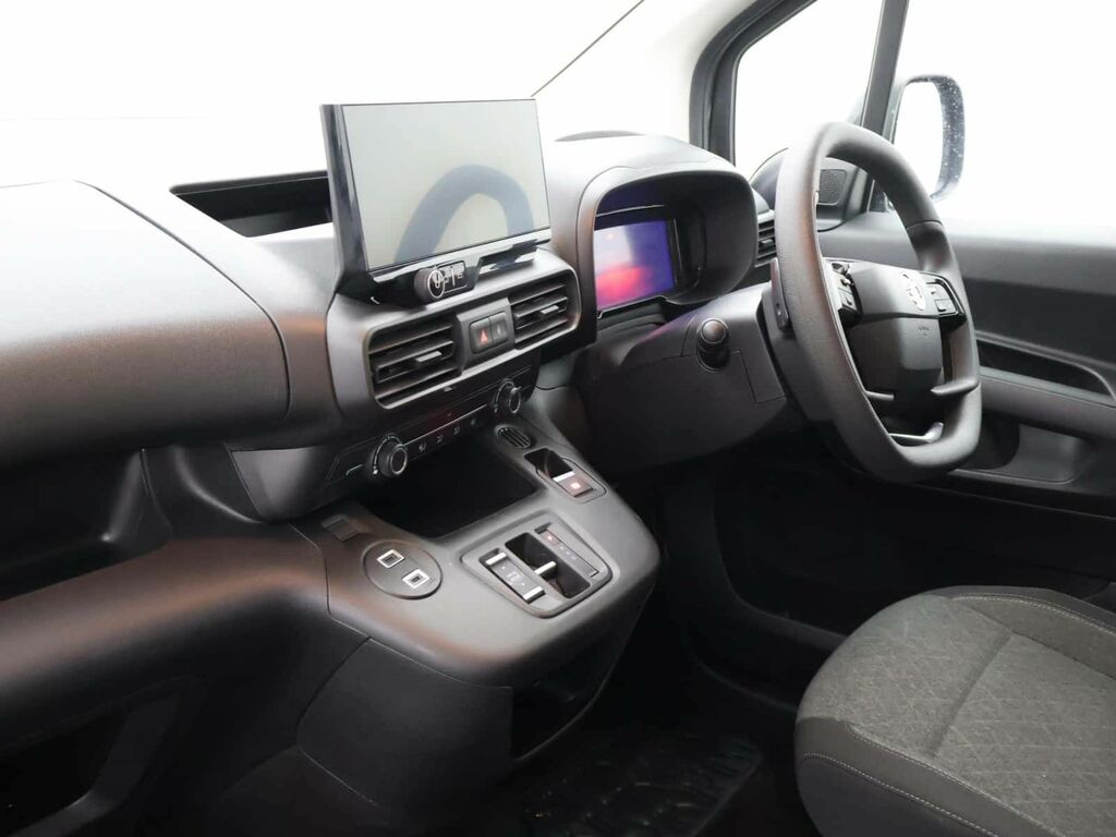 Vauxhall Combo-e Life Pro White #9