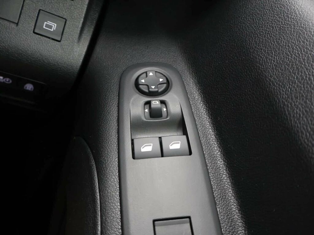 Vauxhall Combo-e Life Pro White #25