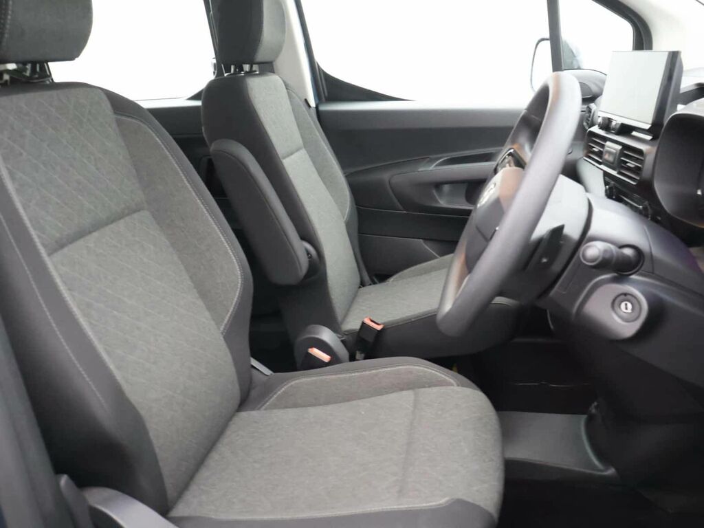 Vauxhall Combo-e Life Pro White #8