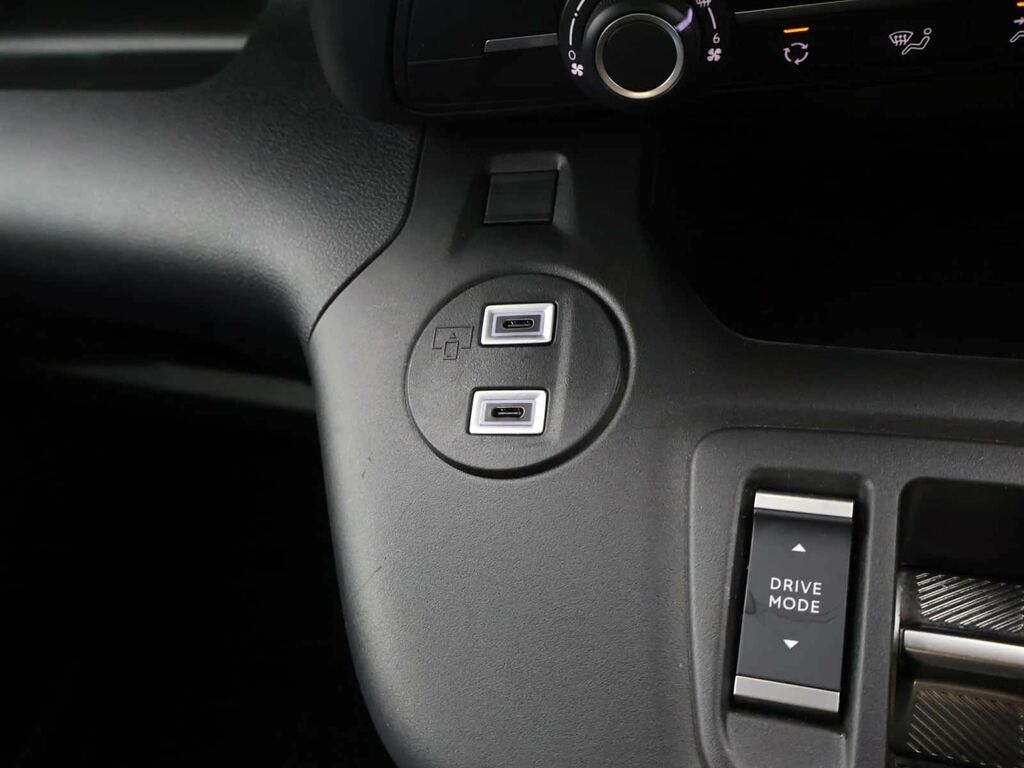 Vauxhall Combo-e Life Pro White #18