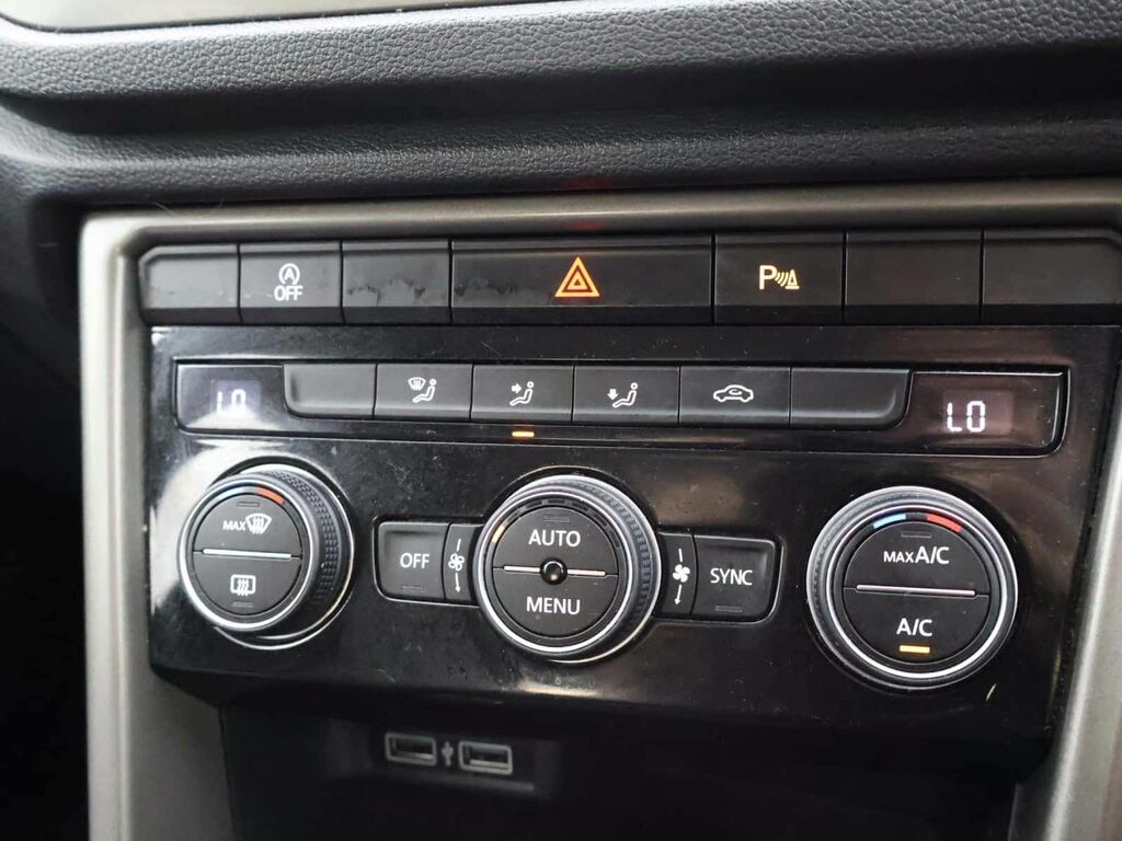Volkswagen T-Roc Se 1.6 Tdi Scr 115Ps 6-Speed Black #18
