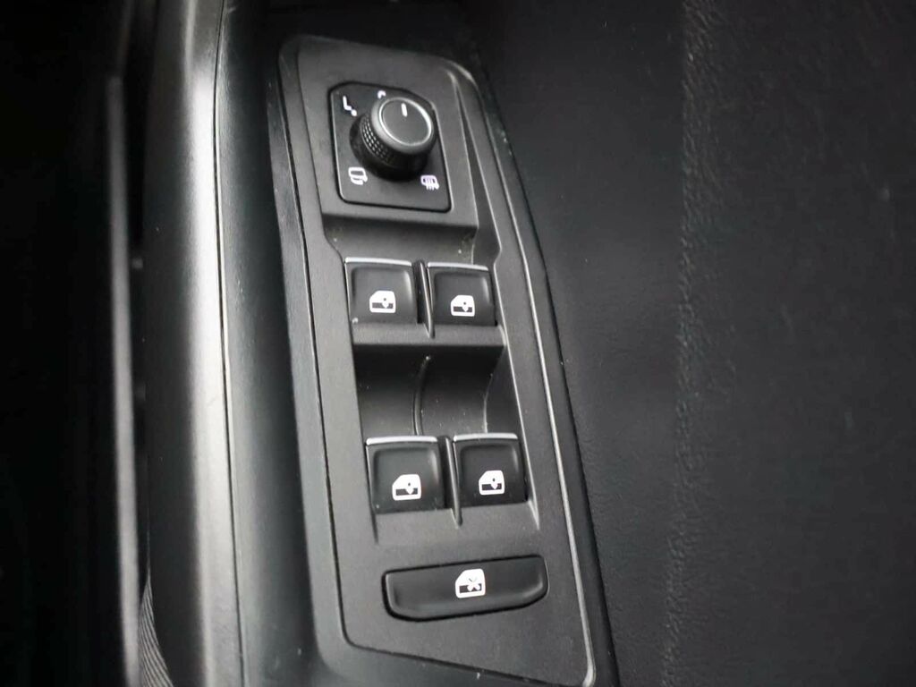 Volkswagen T-Roc Se 1.6 Tdi Scr 115Ps 6-Speed Black #26